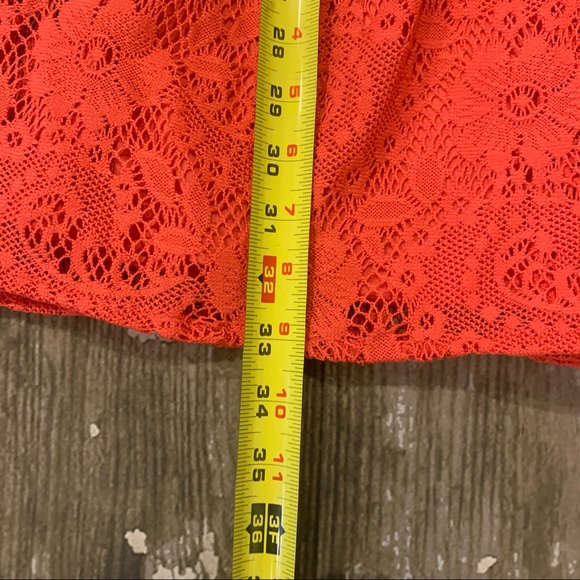 Coral lace dress - Picture 9 of 12
